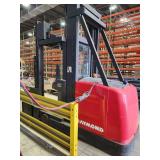 Raymond 9600 Swing-Reach Truck
