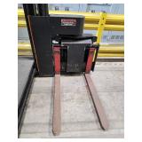 Raymond 9600 Swing-Reach Truck