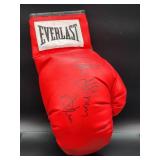 Autographed Everlast Boxing Glove by Boxing Legend "Thomas Hearns" with COA