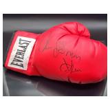 Autographed Everlast Boxing Glove by Boxing Legend "Thomas Hearns" with COA