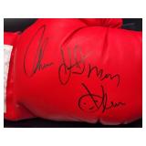 Autographed Everlast Boxing Glove by Boxing Legend "Thomas Hearns" with COA