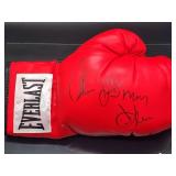 Autographed Everlast Boxing Glove by Boxing Legend "Thomas Hearns" with COA