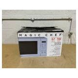Magic Chef 17.3 in W, 0.7 cu. ft. Countertop Microwave, in White with 700-Watt Cooking Power