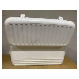 Igloo White 120 Quart(s) Hard Insulated Chest cooler with Drainage Spout