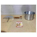 Wabash Family Farms Whirley-Pop 6 Qt Popcorn Popper with Metal Gears Aluminum with Wooden Handle