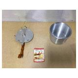 Wabash Family Farms Whirley-Pop 6 Qt Popcorn Popper with Metal Gears Aluminum with Wooden Handle