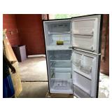 Vissani 10.1 cu. ft. Top Freezer Refrigerator in Black