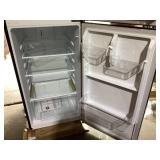 Vissani 10.1 cu. ft. Top Freezer Refrigerator in Black