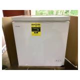 Vissani 7.0 cu. ft. Manual Defrost Chest Freezer with LED Light in White Garage Ready
