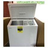 Vissani 7.0 cu. ft. Manual Defrost Chest Freezer with LED Light in White Garage Ready