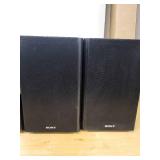 Sony Compact Disc Receiver HCD-SBT100 with SS-SBT100 Speaker System