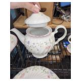 Antique Floral Pattern China Set - 24 Pieces