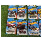 24 Hot Wheels