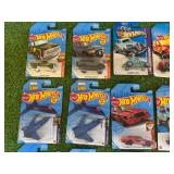 24 Hot Wheels