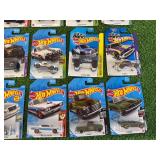 24 Hot Wheels