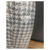 Brand New Portable Baby Lounger with Houndstooth Pattern - Gray $50.00 Retail