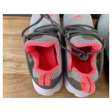 2 Pairs of Nike Presto Shoes Size Youth 6