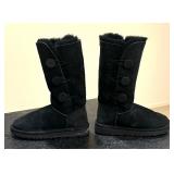 Bailey Button Size 6 Boots by Ugg