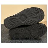 Bailey Button Size 6 Boots by Ugg