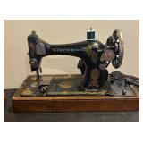 Singer Vintage Electric Sewing Machine with Wooden Case and Accessories