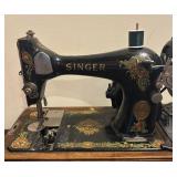 Singer Vintage Electric Sewing Machine with Wooden Case and Accessories
