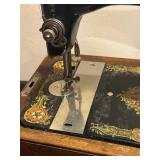 Singer Vintage Electric Sewing Machine with Wooden Case and Accessories