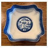Mottahedeh Blue and White Square Porcelain Bowl, 9 x 3 in / 9" Square Vegetable BowlCantonby MOTTAHEDEH