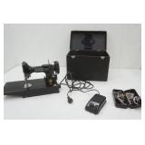 Vintage singer sewing machine Vintage singer sewing machine