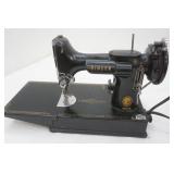 Vintage singer sewing machine Vintage singer sewing machine