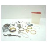 Jewelry Lot: Bracelets Jewelry Lot: Bracelets