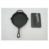8" Cast Iron Pan & Cast Iron Press 8" Cast Iron Pan & Cast Iron Press