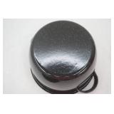 Small Enamelware Pot/Kettle With Lid Small Enamelware Pot/Kettle With Lid