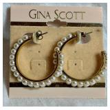 Vintage Stratton Powder Compact, Faux Pearl Necklaces, Earrings and Pin