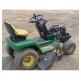 John Deere LX176 Lawn Tractor – 38" Mower Deck - Runs Good - No Hood John Deere LX176 Lawn Tractor – 38" Mower Deck - Runs Good - No Hood