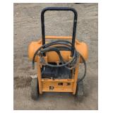 Bostitch 200PSI Oil Free compressors - 4.5 Gallon - Runs needs new hose Bostitch 200PSI Oil Free compressors - 4.5 Gallon - Runs needs new hose