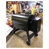 Traeger Pro Series 34-Pellet Grill and Smoker in Bronze Slight Damage Customer Returns See Pictures