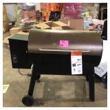 Traeger Pro Series 34-Pellet Grill and Smoker in Bronze Slight Damage Customer Returns See Pictures