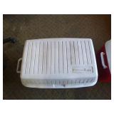 2 Rubbermaid Coolers 2 Rubbermaid Coolers