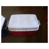 2 Rubbermaid Coolers 2 Rubbermaid Coolers