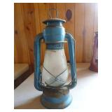 2 Vintage Lanterns 2 Vintage Lanterns