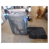2 Pieces of Luggage 2 Pieces of Luggage