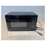 Magic Chef 0.7 cu. ft. 700-Watt Countertop Microwave in Black