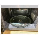 Magic Chef 0.7 cu. ft. 700-Watt Countertop Microwave in Black