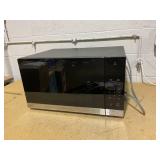 LG 2.0 Cu. Ft. NeoChef Countertop Microwave with Smart Inverter