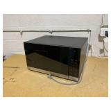 LG 2.0 Cu. Ft. NeoChef Countertop Microwave with Smart Inverter