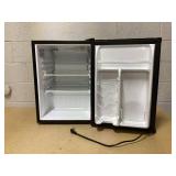 Magic Chef 2.6 cu. ft refrigerator without freezer