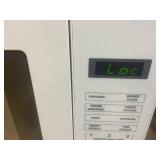 Magic Chef 0.7 cu. ft. 700-Watt Countertop Microwave in White