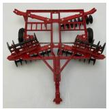 Vintage Ertl IH Drag Disc With Folding Wings 1:64 Scale (Missing 1 Plastic Plow Set)