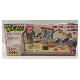 Vintage Weird-Ohs " Wacky Contraptions" Pain - Free Teeth Puller Model Kit (Factory Sealed)