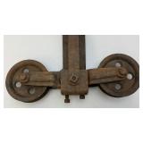 Vintage Heavy Metal Barn Wood Beam Polley System (Would Look Great Converted Into A Light)